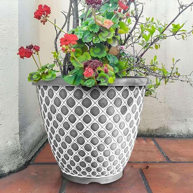 SG Traders Bell Quilt Plant Pots (Pack of 2) - - 